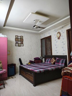 Bedroom in 4 BHK Builder Floor at Green Fields Colony – for Sale