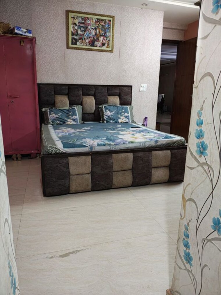 Room, green fields colony 4 Bedroom 278 Sq.Yd. Builder Floor In Green Fields Colony Faridabad 10027234