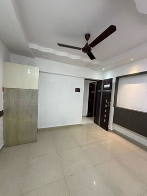 Room in 3 BHK Apartment at Raunak Unnathi Gardens, Pokhran Road No One – for Rent