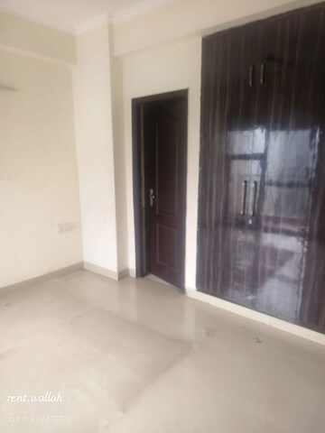 Room in 2 BHK Apartment at Maxblis White House, Sector 75 – for Rent