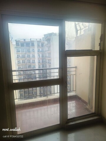 Room in 2 BHK Apartment at Maxblis White House, Sector 75 – for Rent