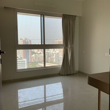 Room in 3 BHK Apartment at Shraddha Elite, Poisar – for Rent