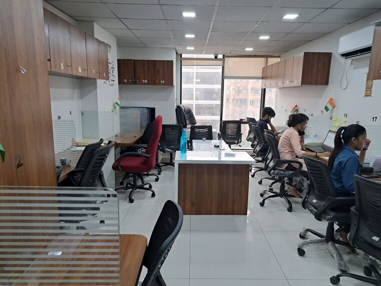 Team Area, akota Commercial Office Space 1100 Sq.Ft. In Akota Vadodara 10027305