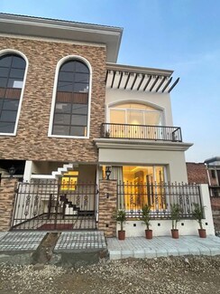 4 BHK + Pooja Room,Servant Room,Study Room,Extra Room Independent House For Sale in Sector 124