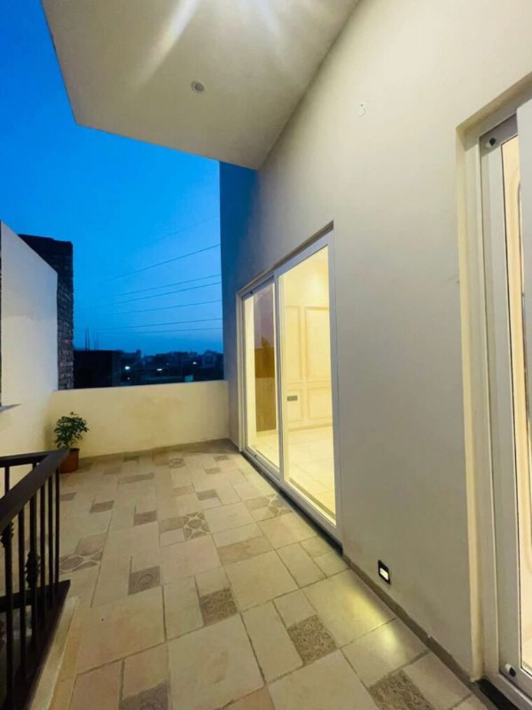 Balcony, sector 124 4 Bedroom 139 Sq.Yd. Independent House In Sector 124 Mohali 10027313