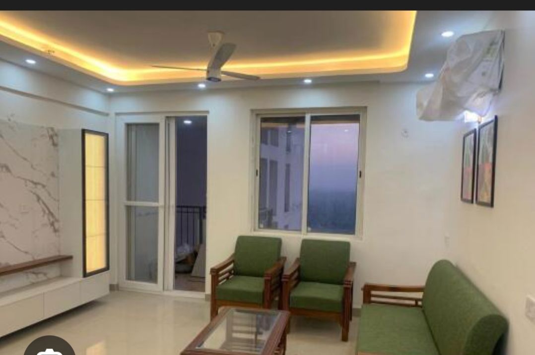 1 Rk  700 Sq.Ft. Apartment in Tulip Mall