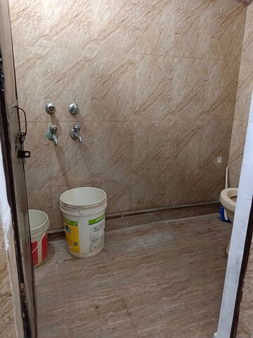 Bathroom in 1 RK Builder Floor at Lajpat Nagar 4 – for Rent