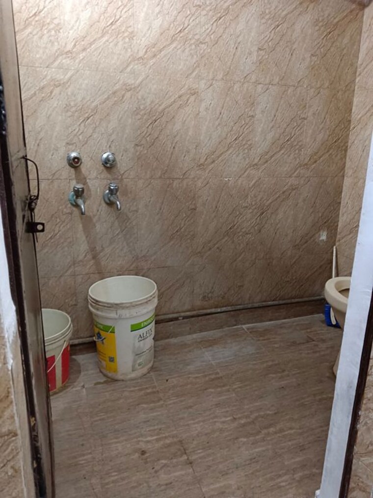 Bathroom, lajpat nagar 4 1 RK 321 Sq.Ft. Builder Floor In Lajpat Nagar 4 Delhi 10027329