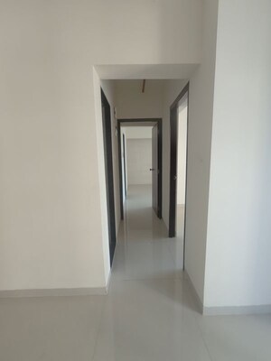 Room in 2 BHK Apartment at Raunak Residency Thane, Pokhran Road No One – for Rent