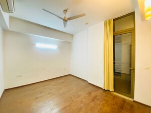 Room in 4 BHK Apartment at M3M Golf Estate, Sector 65 – for Rent