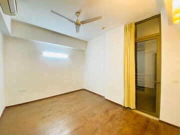 Room in 4 BHK Apartment at M3M Golf Estate, Sector 65 – for Rent