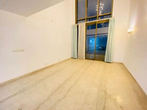 Room in 4 BHK Apartment at M3M Golf Estate, Sector 65 – for Rent