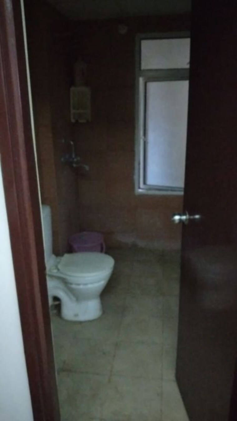 Bathroom, mahagun-mywoods 2.5 Bedroom 1225 Sq.Ft. Apartment In Sector 16c Greater Noida Greater Noida 10027362