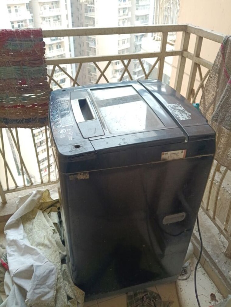 Other, sector 16c greater noida 3 Bedroom 1235 Sq.Ft. Apartment In Sector 16c Greater Noida Greater Noida 10027365