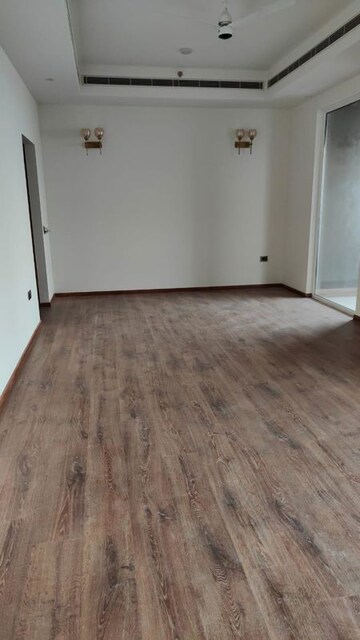 Room in 3 BHK Apartment at M3M Latitude, Sector 65 – for Rent