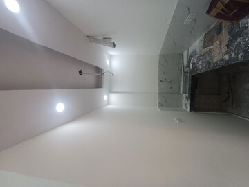 Room in 3.5 BHK Independent House at Palla – for Sale