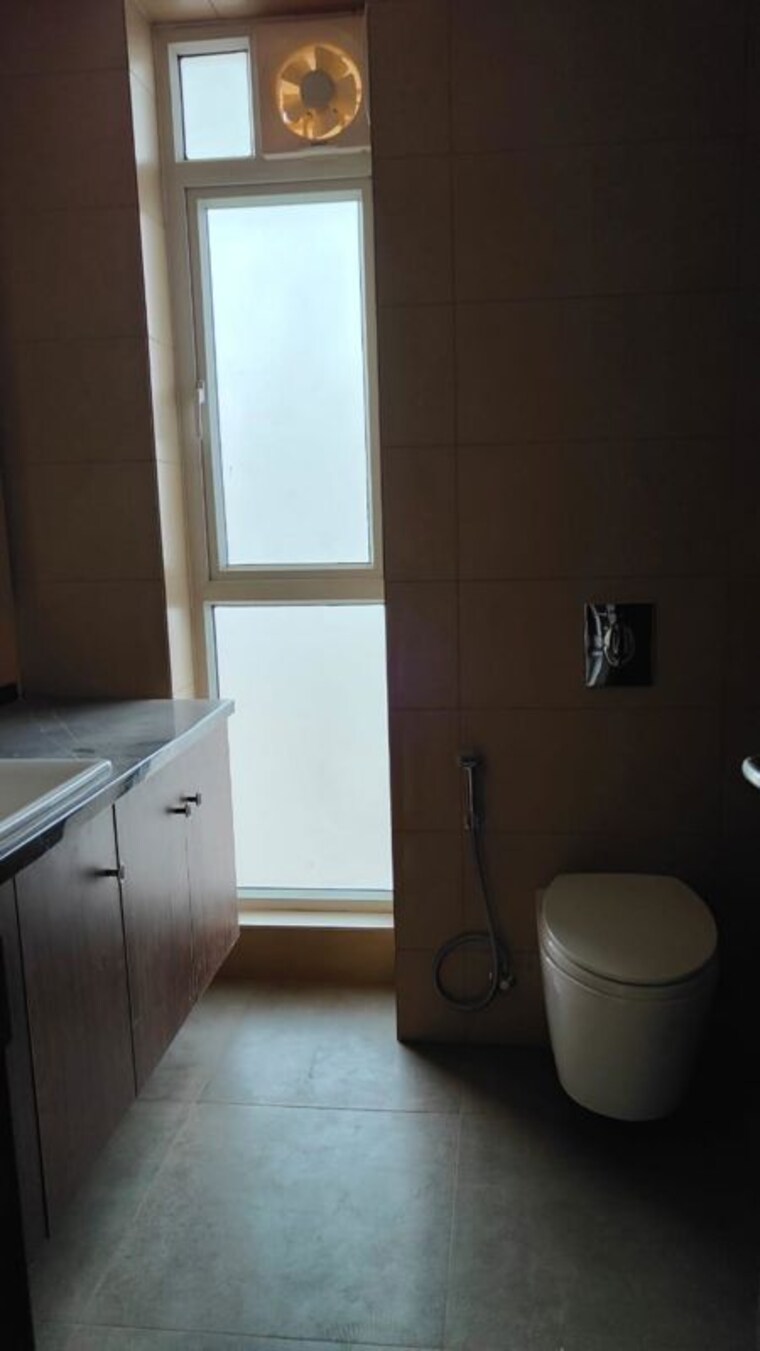 Bathroom, mahindra-luminare 5 Bedroom 5600 Sq.Ft. Apartment In Sector 59 Gurgaon 10027388