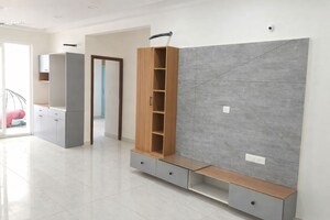 Room in 3 BHK Apartment at Prestige Beverly Hills, Kokapet – for Rent