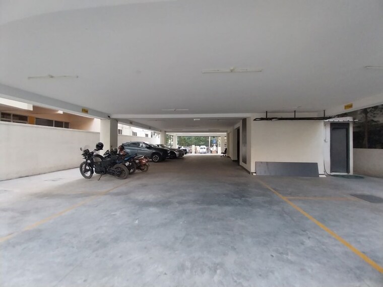  Parking, madhapur Commercial Office Space 3200 Sq.Ft. In Madhapur Hyderabad 10027394