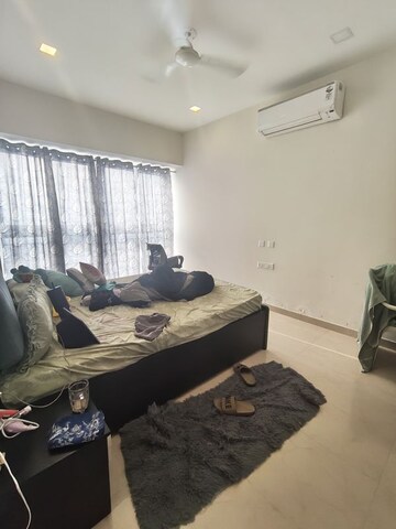 2 BHK Apartment For Rent in Ruparel Ariana, Parel