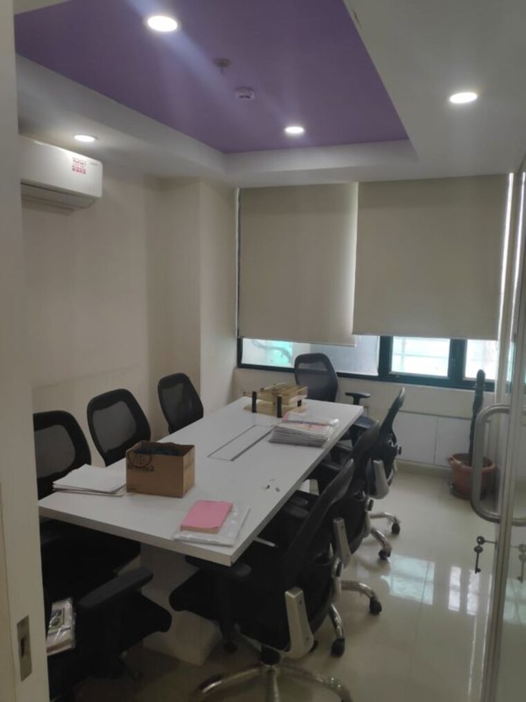 Team Area, sector 2 Commercial Office Space 1300 Sq.Ft. In Sector 2 Noida 10027403