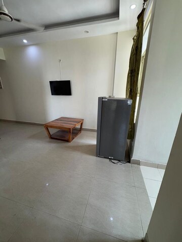 Furnished Amenities in 2 BHK Apartment at Shree Vardhman Mantra, Sector 67 – for Rent