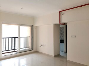 Room in 1 BHK Apartment at Raunak Residency Thane, Pokhran Road No One – for Rent