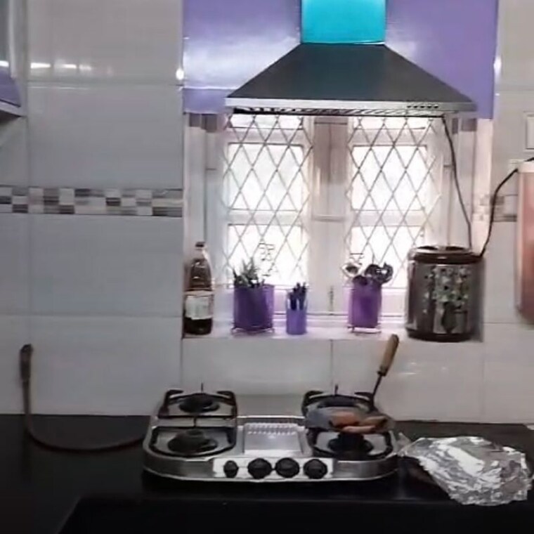 Kitchen, lajpat nagar i 2 Bedroom 900 Sq.Ft. Builder Floor In Lajpat Nagar I Delhi 10027425