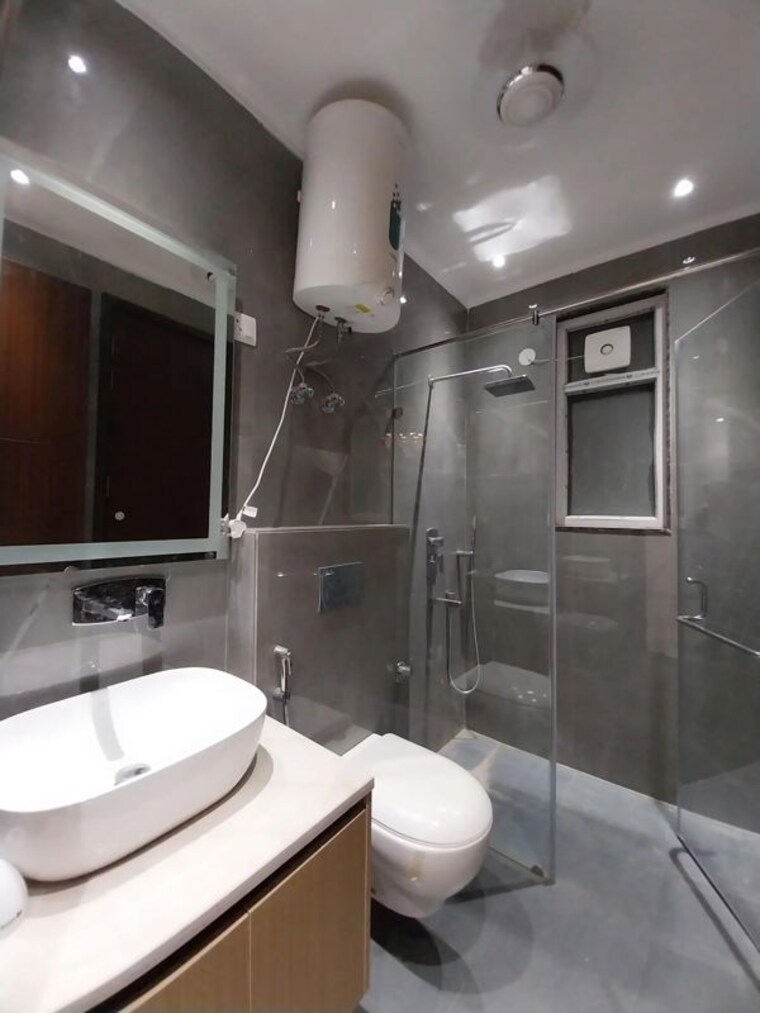Bathroom, sector 40 3 Bedroom 1750 Sq.Ft. Builder Floor In Sector 40 Gurgaon 10027421