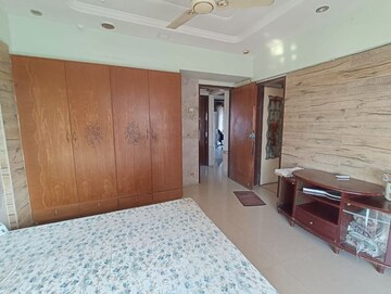 Bedroom in 2 BHK Apartment at Jasmine Tower, Vasant Vihar – for Rent