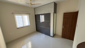 Room in 3 BHK Apartment at My Home Sayuk, Tellapur – for Rent