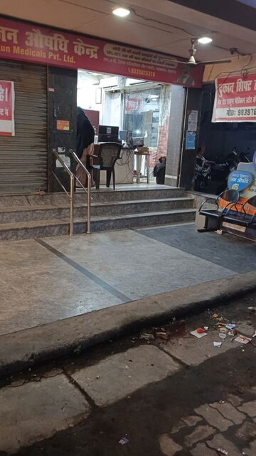 Parking in  Showroom at Mahanagar – for Rent