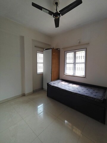 Room in 3 BHK Apartment at Bodakdev – for Rent