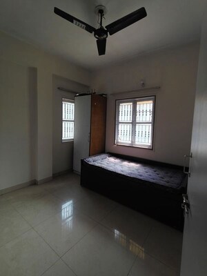 Room in 3 BHK Apartment at Bodakdev – for Rent