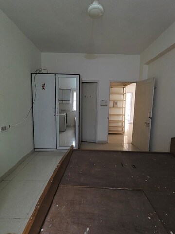 Room in 3 BHK Apartment at Bodakdev – for Rent