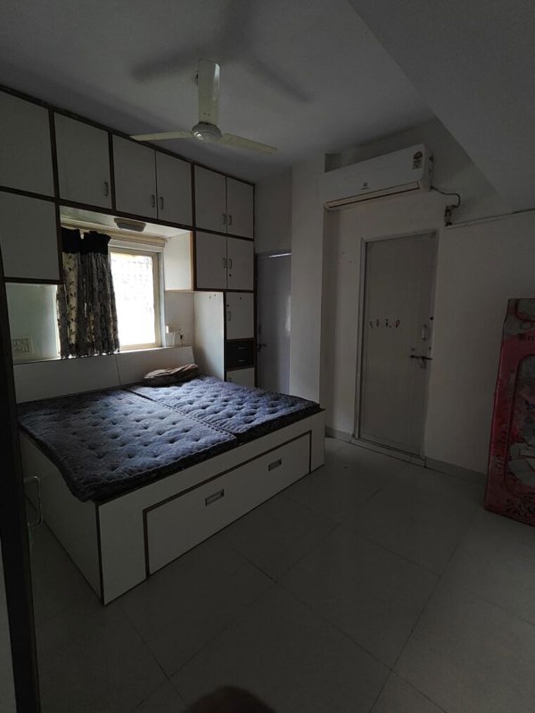 Bedroom, bodakdev 3 Bedroom 1500 Sq.Ft. Apartment In Bodakdev Ahmedabad 10027453