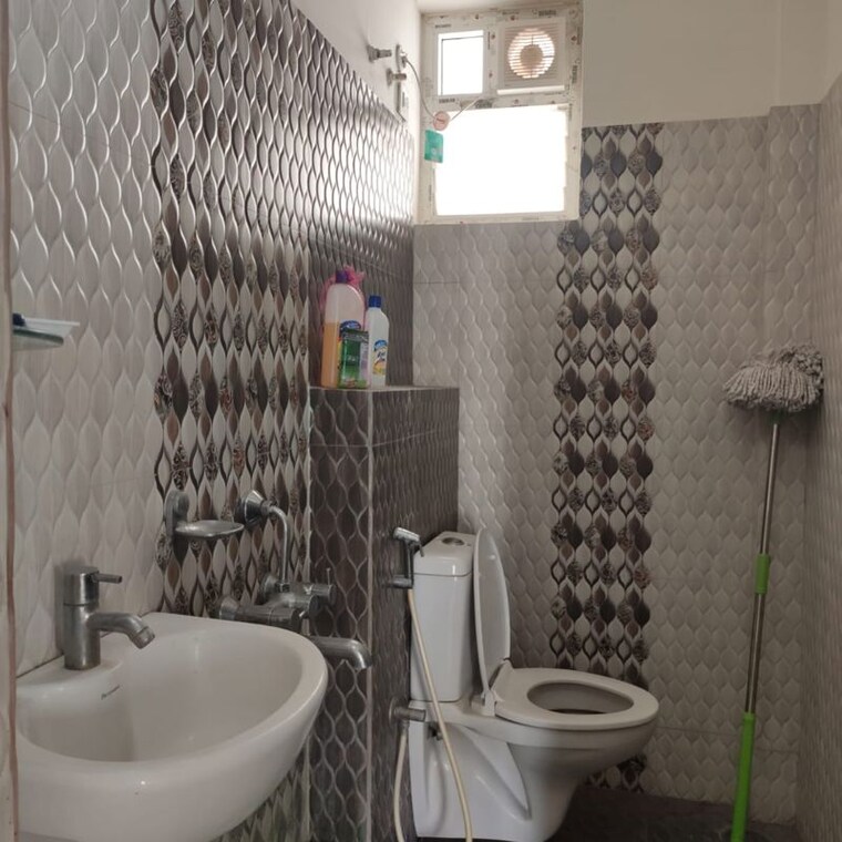 Bathroom, madhapur 2 Bedroom 1220 Sq.Ft. Builder Floor In Madhapur Hyderabad 10027454