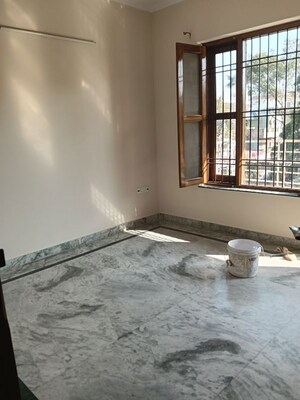 Balcony in 3 BHK Builder Floor at Ansal Plaza Sector-23, Sector 23 – for Rent