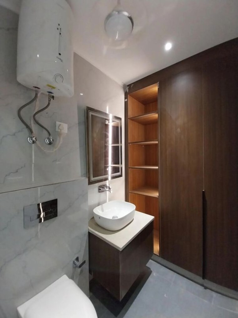 Bathroom, sushant lok i 4 Bedroom 2200 Sq.Ft. Builder Floor In Sushant Lok I Gurgaon 10027446
