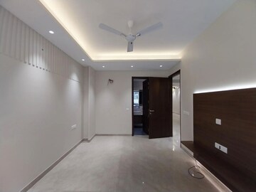 Room in 4 BHK Builder Floor at Sushant Lok I – for Sale