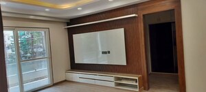 Furnished Amenities in 3 BHK Builder Floor at South City 1 – for Sale