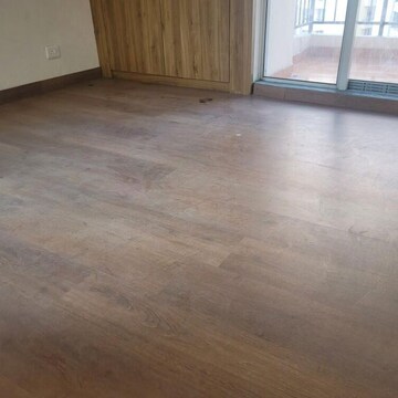 Room in 2 BHK Apartment at Jaypee Greens Kosmos, Sector 134 – for Sale