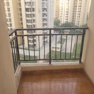 Room in 2 BHK Apartment at Jaypee Greens Kosmos, Sector 134 – for Sale