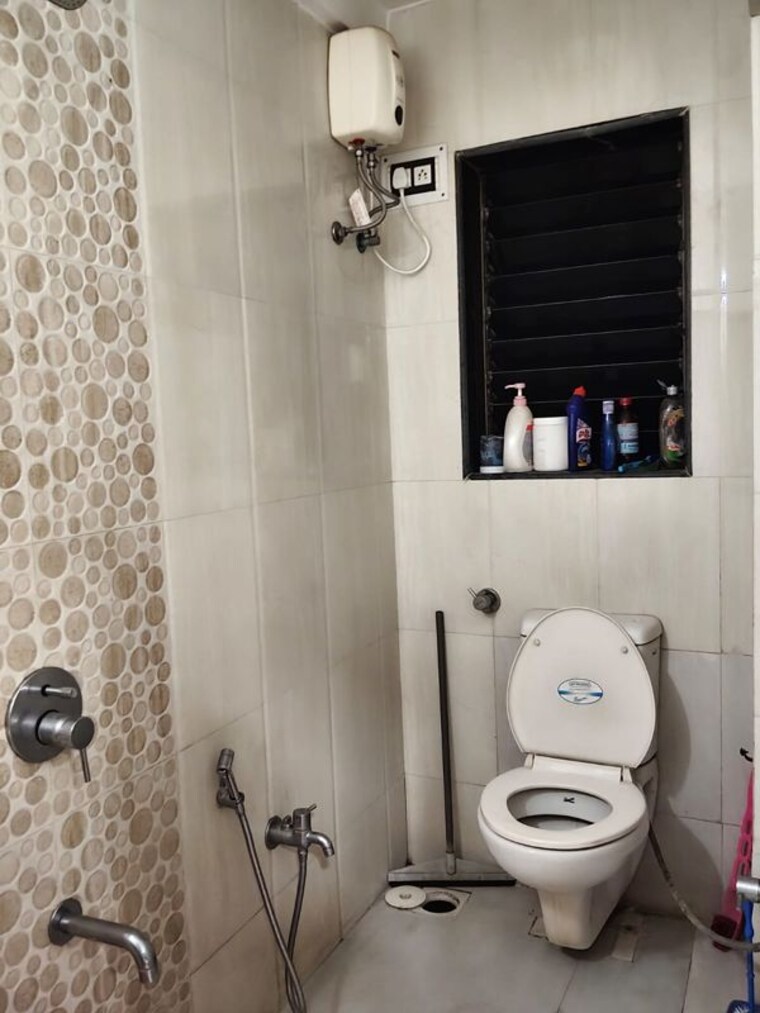 Bathroom, fatima-arch-chs 1 Bedroom 340 Sq.Ft. Apartment In Santacruz East Mumbai 10027488