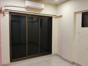 Room in 1 BHK Apartment at Fatima Arch CHS, Santacruz East – for Rent