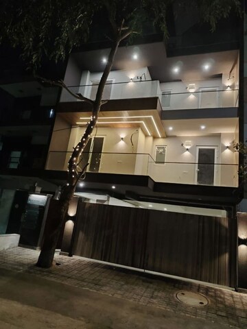 3 BHK Builder Floor For Sale in Sector 39