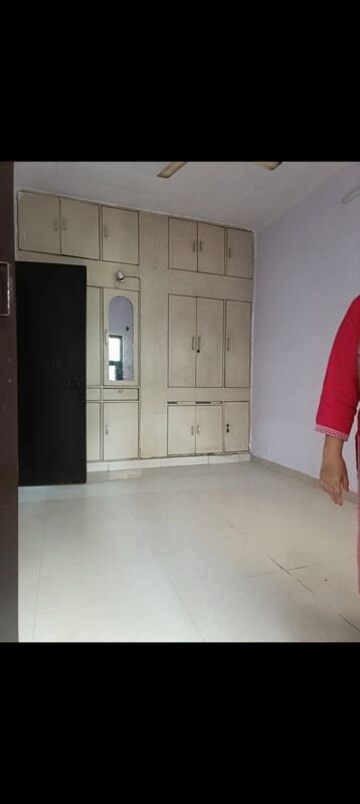 Room in 2 BHK Builder Floor at Vishwas Nagar – for Sale