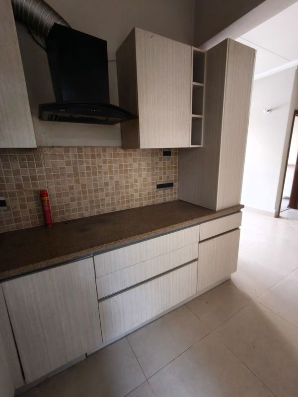 2.5 BHK + Study Room 1230 Sq.Ft. Builder Floor in Central Park Flower Valley