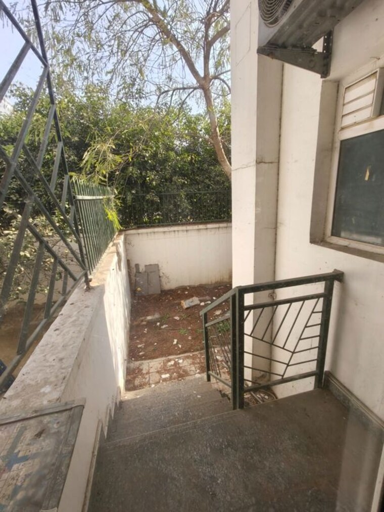 Balcony, central-park-flower-valley 2.5 Bedroom 1230 Sq.Ft. Builder Floor In Sohna Sector 33 Gurgaon 10027504