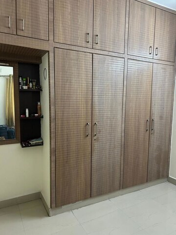 Room in 2 BHK Apartment at Indu Arcade Puppalaguda, Puppalaguda – for Rent